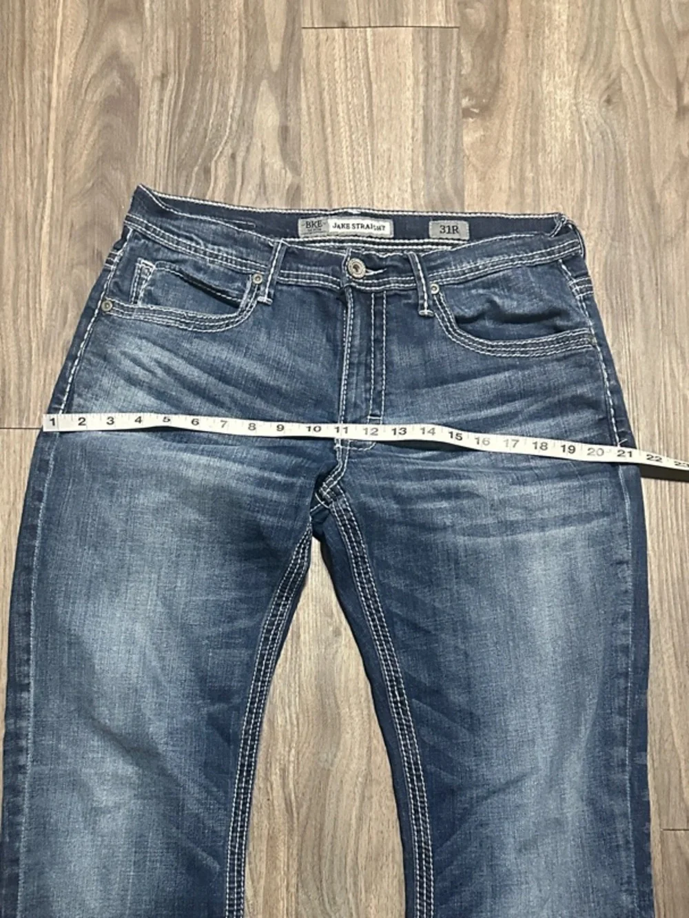BKE Men’s Jeans Size 31 Medium Blue Distressed Bootcut Denim Western Style.